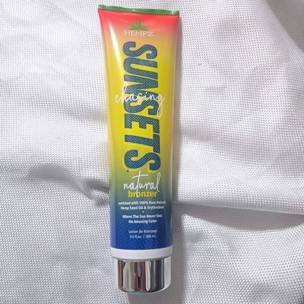 Hempz Chasing Sunsets Natural Bronzer Tanning Lotion 9.5oz‎ Hemp Seed Oil